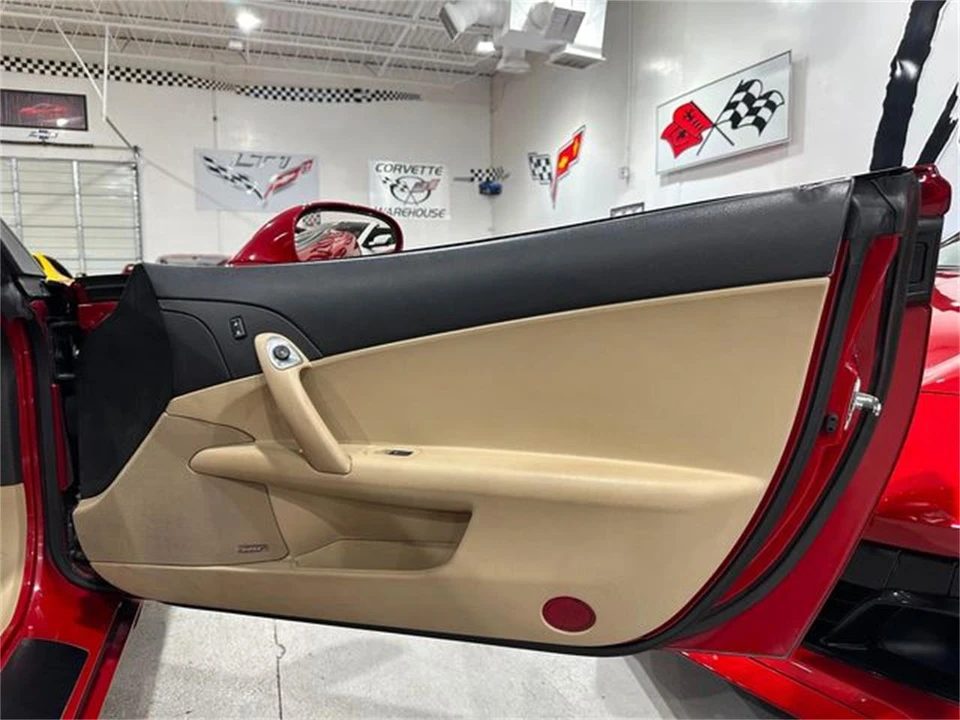 2005 Chevrolet Corvette C6 - Image 14 of 30