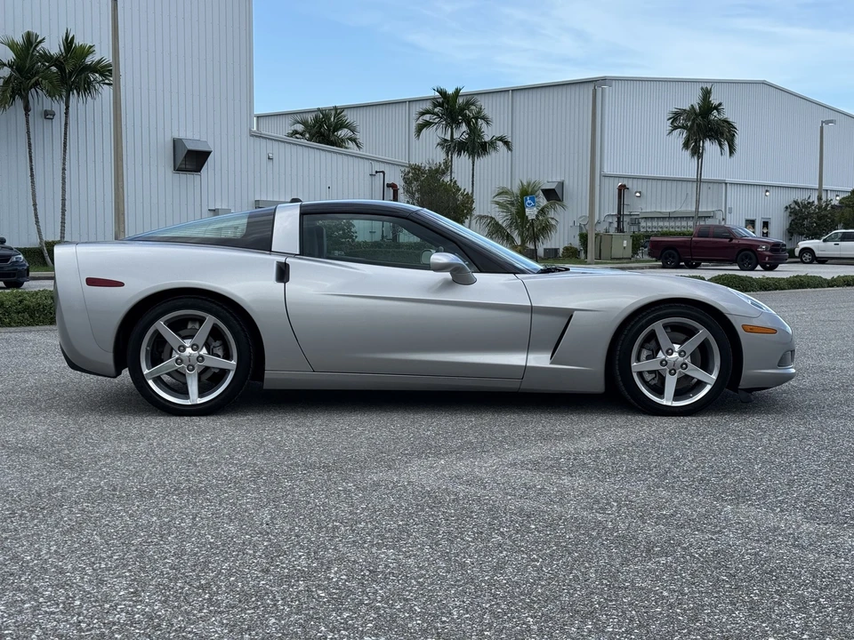 2005 Chevrolet Corvette C6 - Image 11 of 31