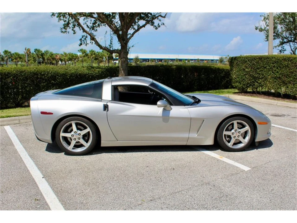 2005 Chevrolet Corvette C6 - Image 17 of 31