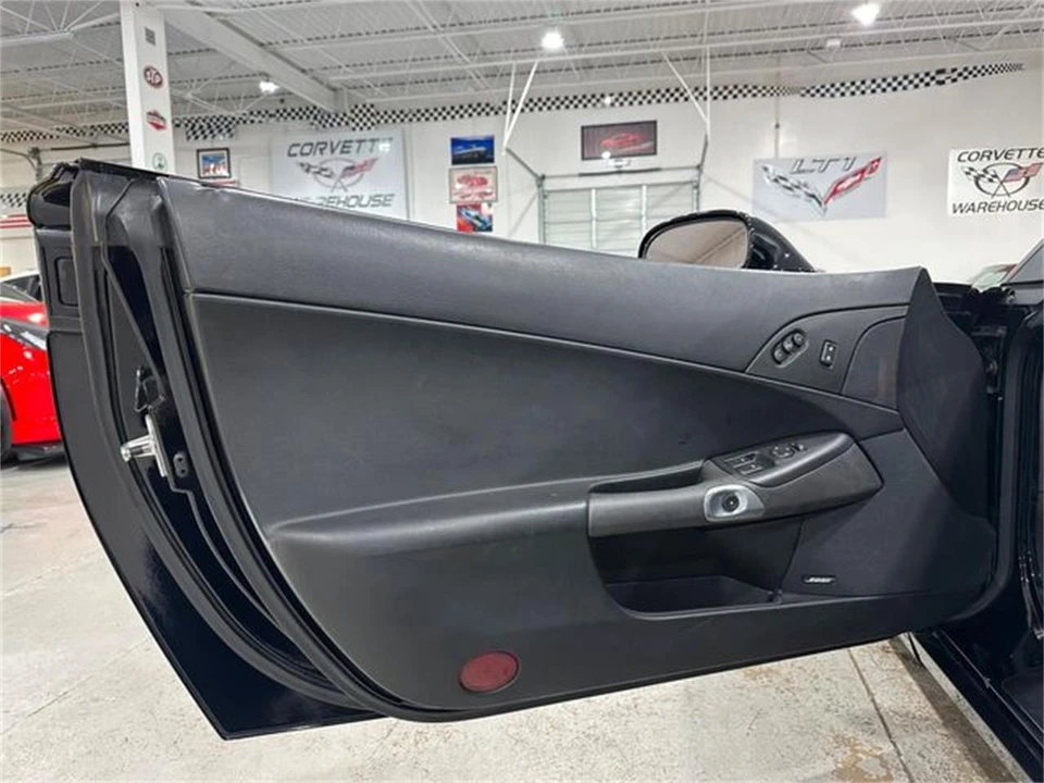 2005 Chevrolet Corvette C6 - Image 11 of 30