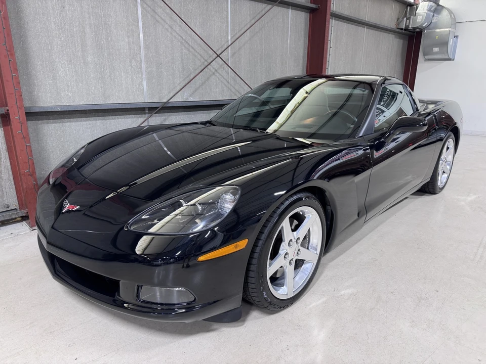 2005 Chevrolet Corvette C6 - Image 2 of 31