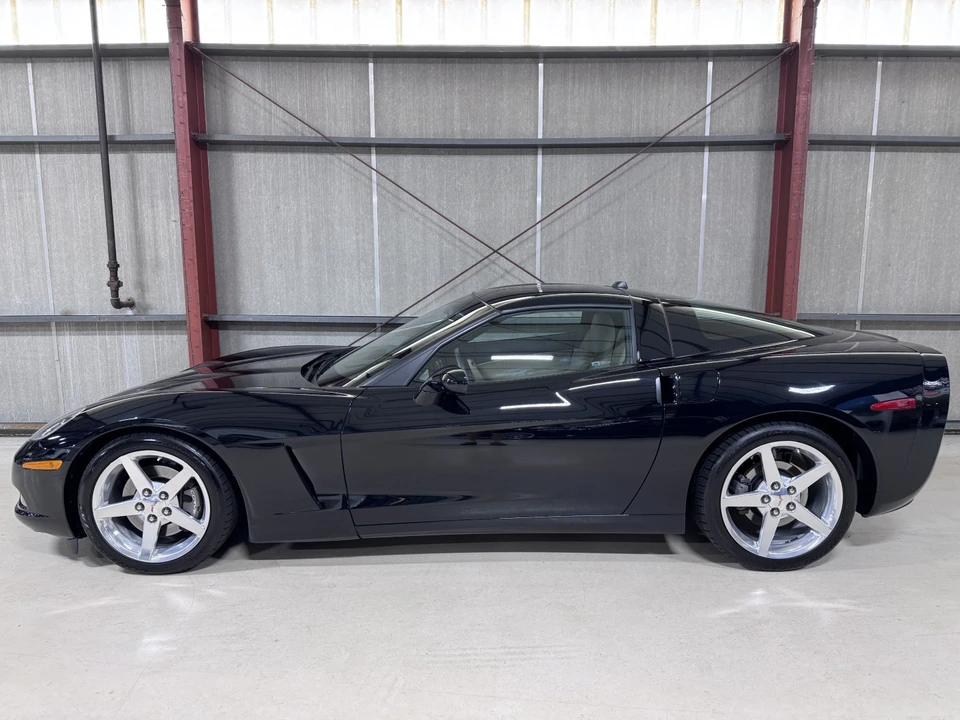 2005 Chevrolet Corvette C6 - Image 5 of 31