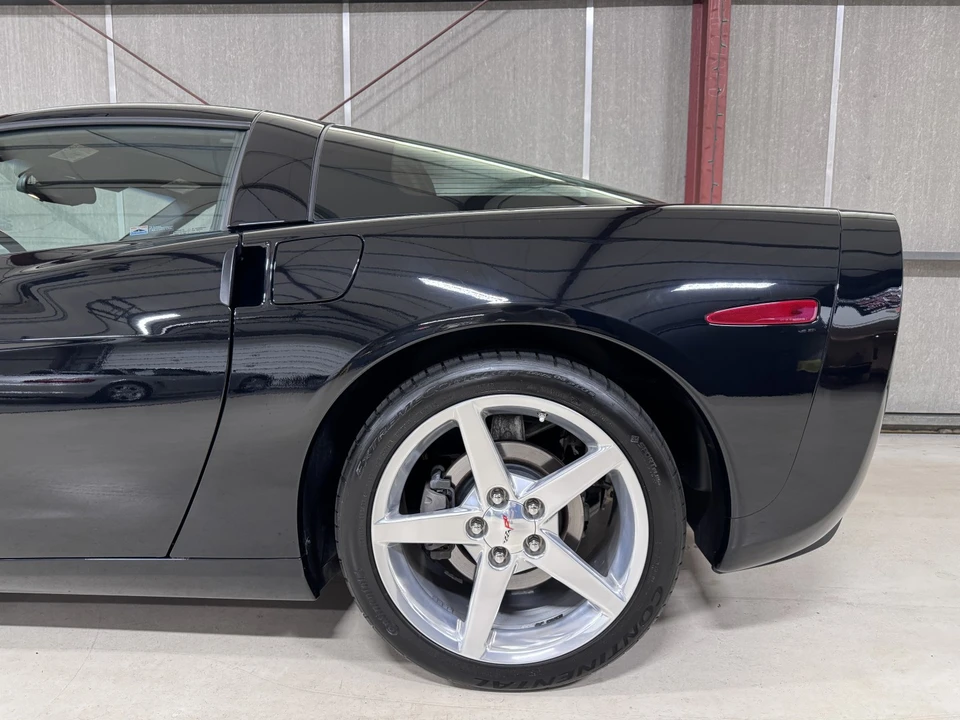 2005 Chevrolet Corvette C6 - Image 11 of 31