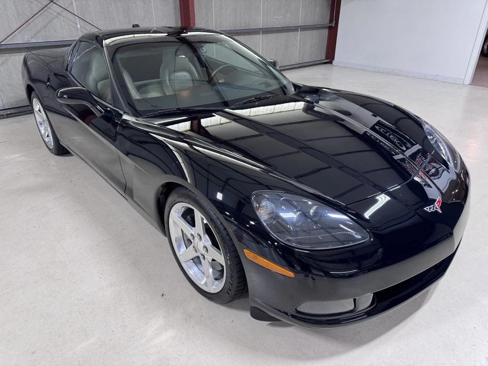 2005 Chevrolet Corvette C6 - Image 16 of 31