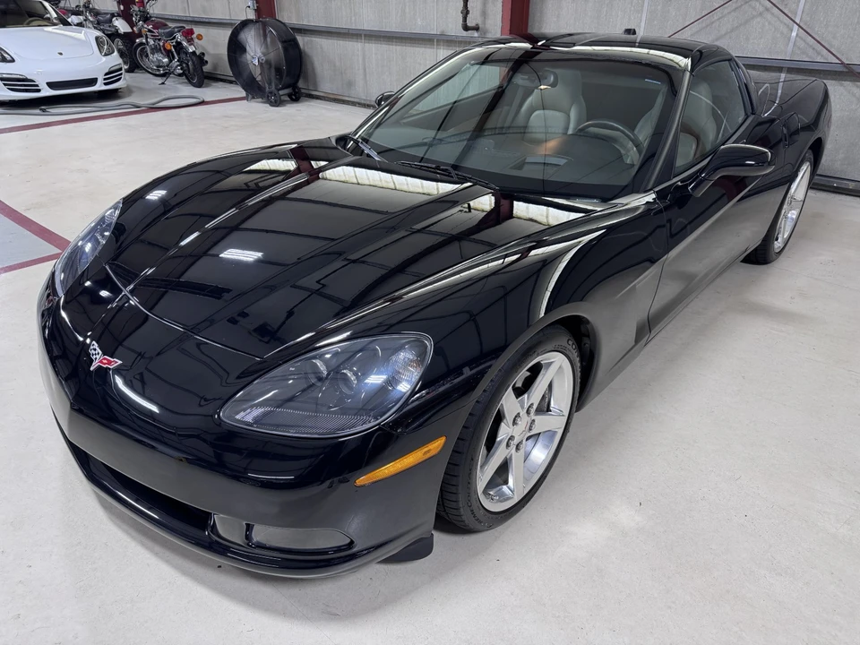 2005 Chevrolet Corvette C6 - Image 19 of 31