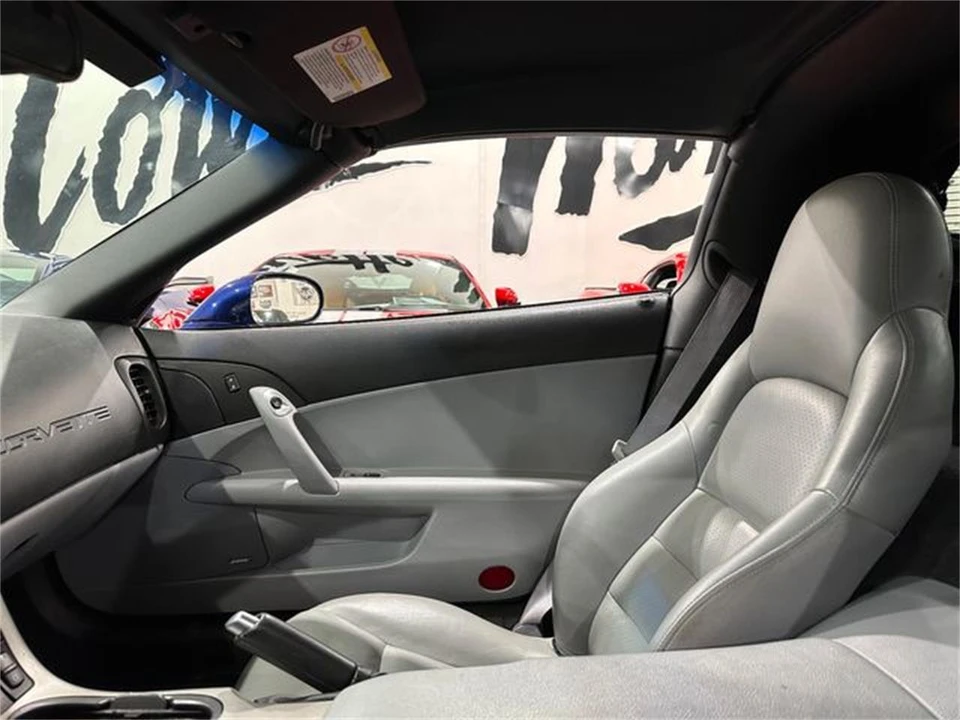 2005 Chevrolet Corvette C6 - Image 11 of 29