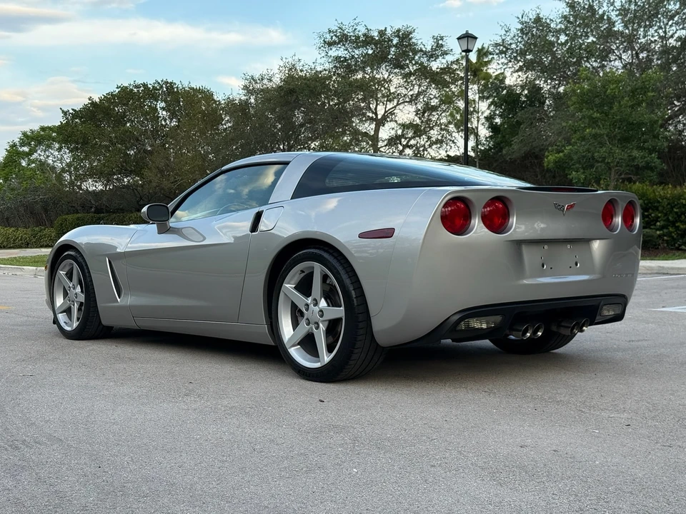 2005 Chevrolet Corvette C6 - Image 8 of 31