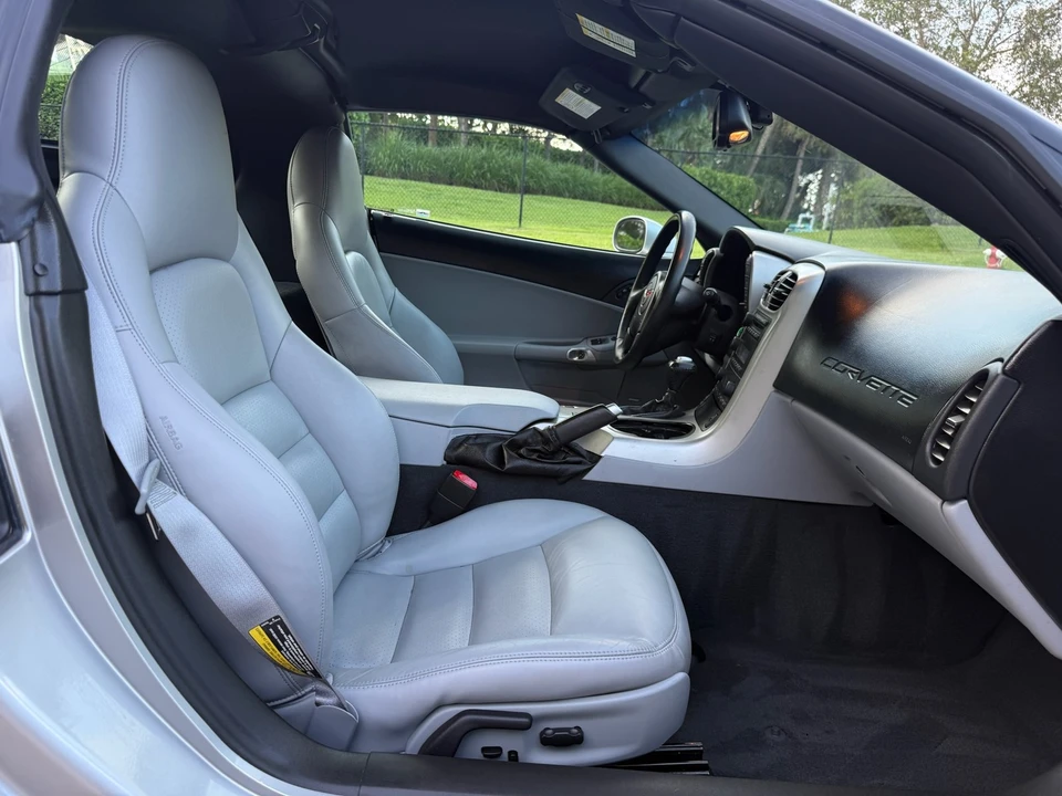 2005 Chevrolet Corvette C6 - Image 16 of 31