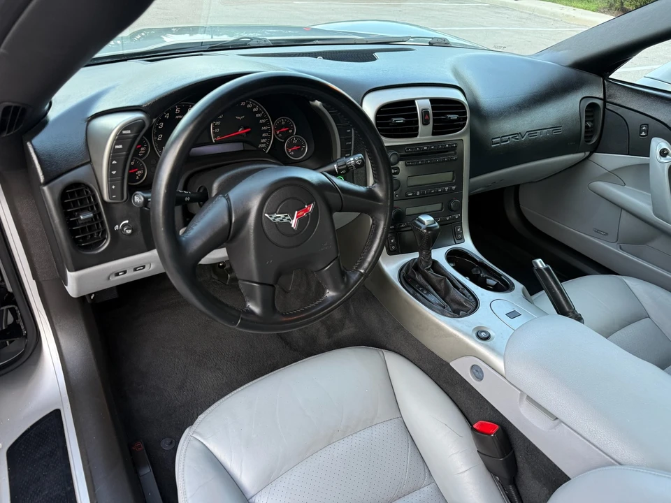 2005 Chevrolet Corvette C6 - Image 15 of 31