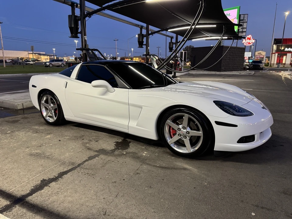 2005 Chevrolet Corvette C6 - Image 6 of 15