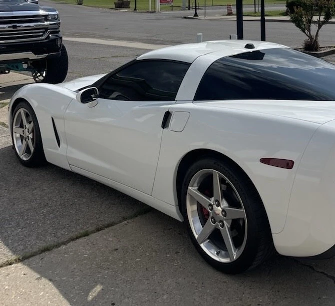 2005 Chevrolet Corvette C6 - Image 2 of 15