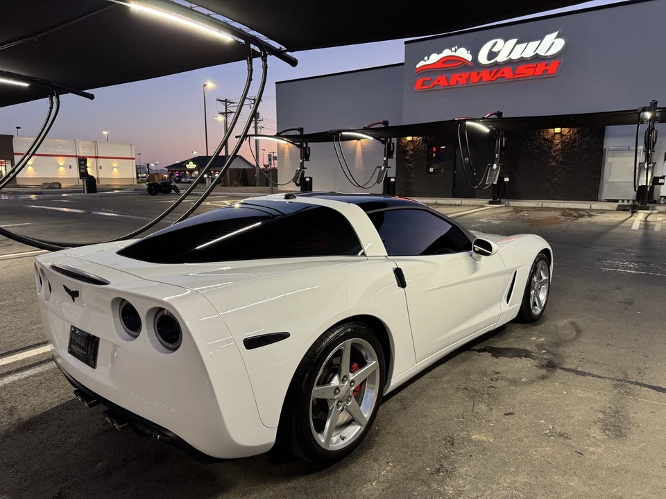 2005 Chevrolet Corvette C6 - Image 4 of 15