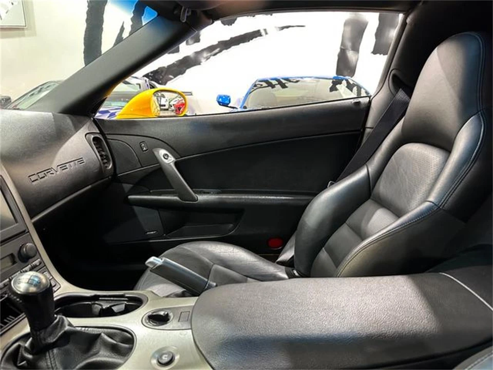 2005 Chevrolet Corvette C6 - Image 11 of 28