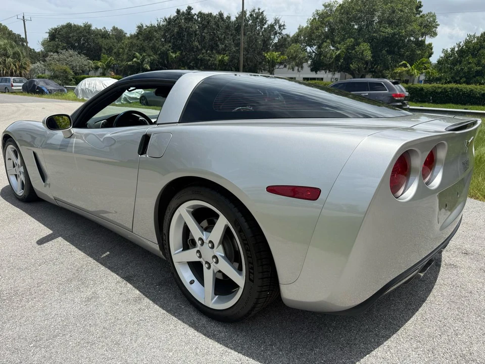 2005 Chevrolet Corvette C6 - Image 16 of 31