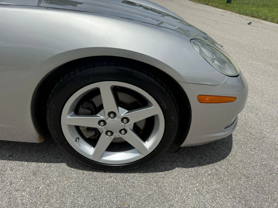 2005 Chevrolet Corvette C6 - Image 24 of 31