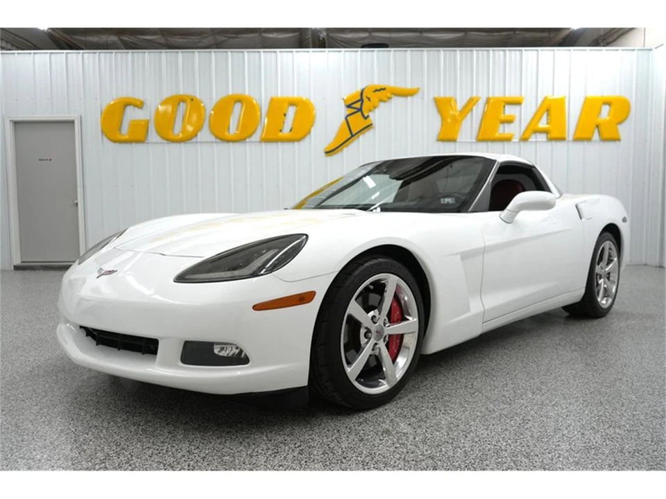 2005 Chevrolet Corvette C6 - Image 2 of 31