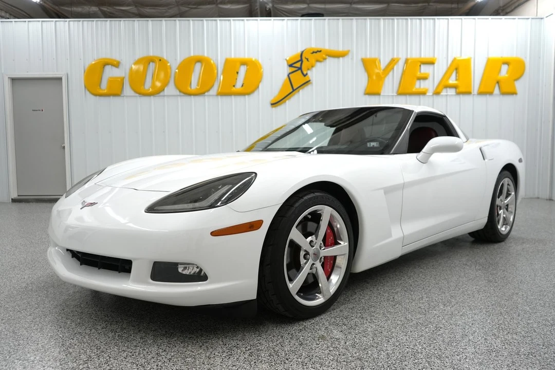 2005 Chevrolet Corvette C6 - Image 2 of 31