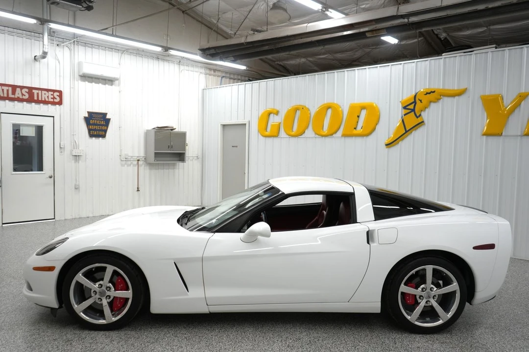 2005 Chevrolet Corvette C6 - Image 5 of 31