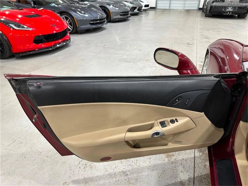 2005 Chevrolet Corvette C6 - Image 15 of 30