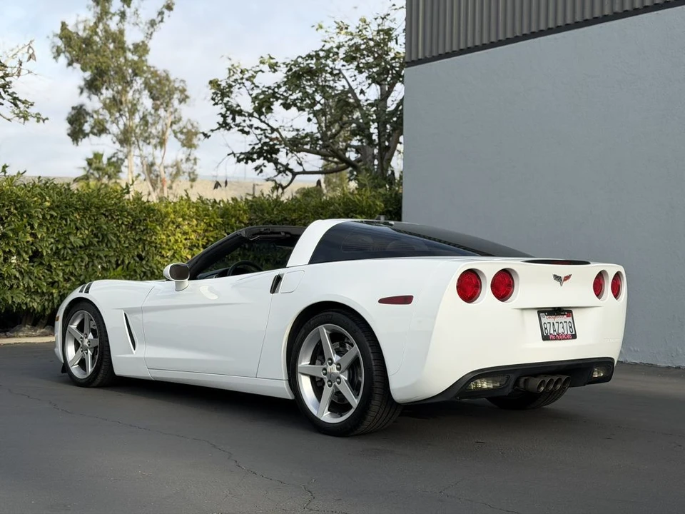 2005 Chevrolet Corvette C6 - Image 11 of 21