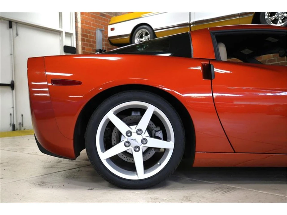 2005 Chevrolet Corvette C6 - Image 15 of 31