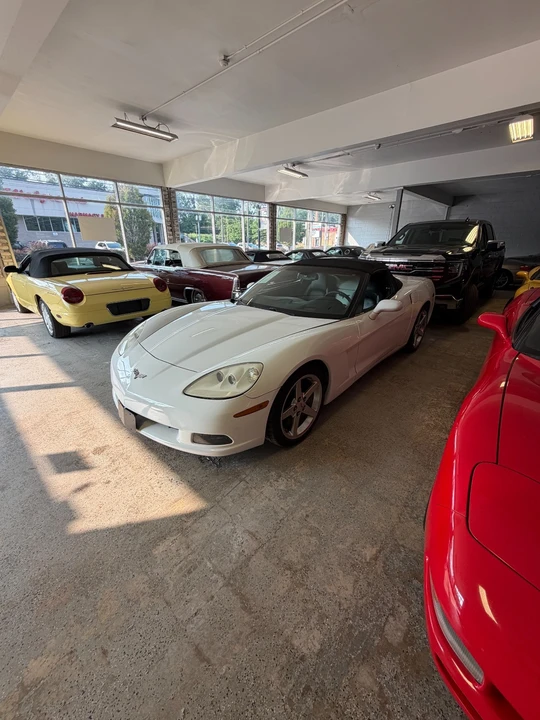 2005 Chevrolet Corvette C6 - Image 2 of 11