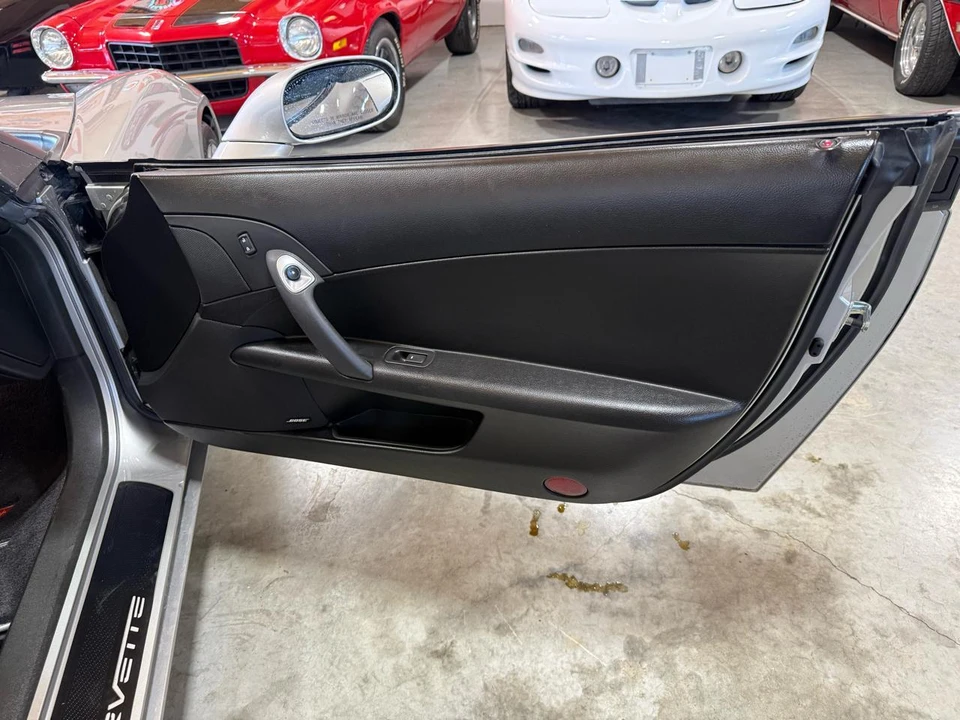 2005 Chevrolet Corvette C6 - Image 16 of 31