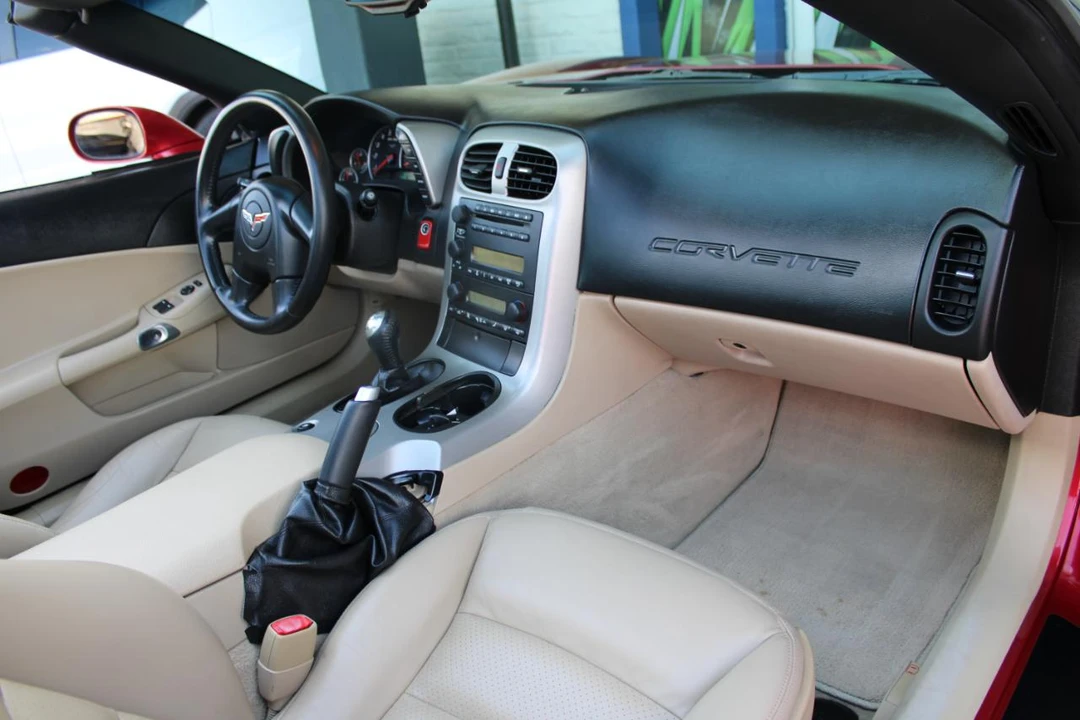 2005 Chevrolet Corvette C6 - Image 24 of 31