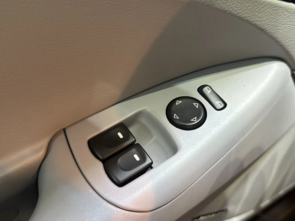 2005 Chevrolet Corvette C6 - Image 24 of 28