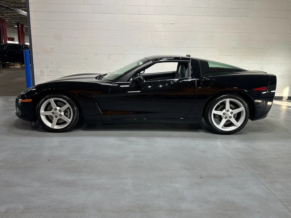 2005 Chevrolet Corvette C6 - Image 2 of 28
