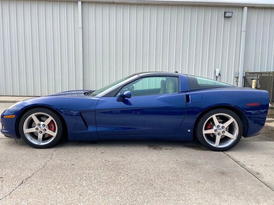 2005 Chevrolet Corvette C6 - Image 2 of 31