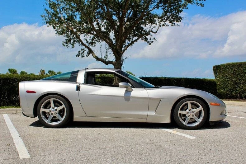 2005 Chevrolet Corvette C6 - Image 2 of 12
