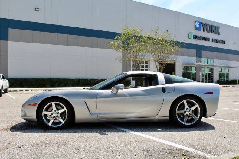 2005 Chevrolet Corvette C6 - Image 9 of 12