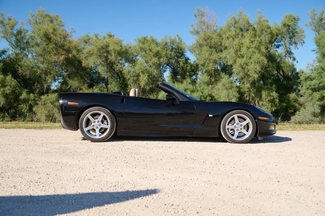 2005 Chevrolet Corvette C6 - Image 2 of 31