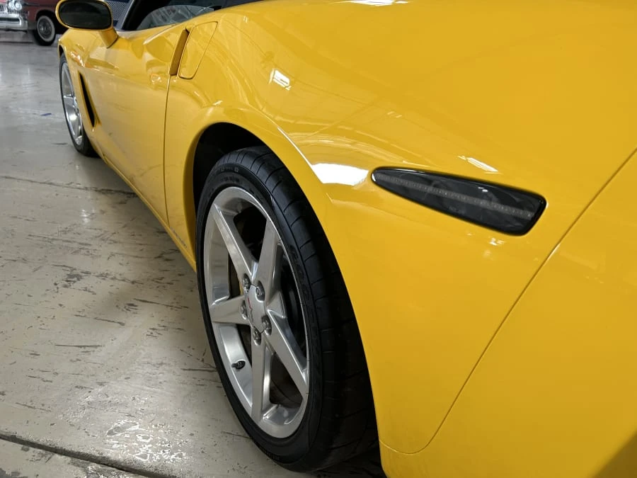 2005 Chevrolet Corvette Callaway - Image 16 of 31