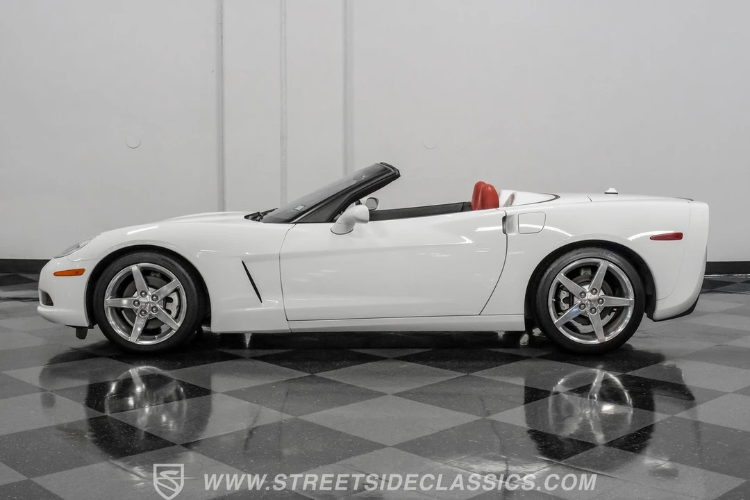 2005 Chevrolet Corvette C6 - Image 3 of 12
