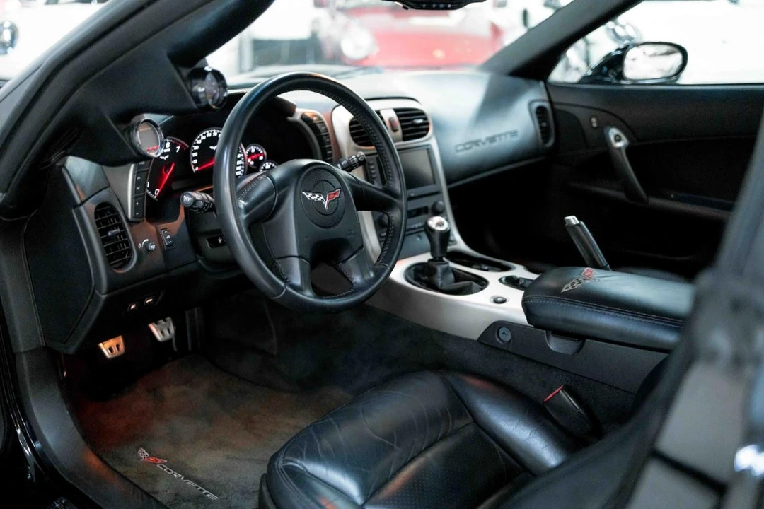 2005 Chevrolet Corvette C6 - Image 2 of 12