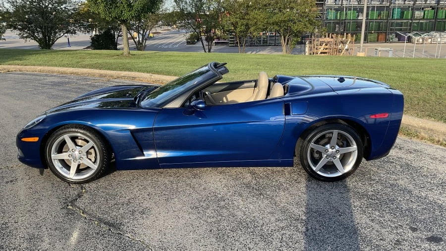 2005 Chevrolet Corvette C6 - Image 2 of 13