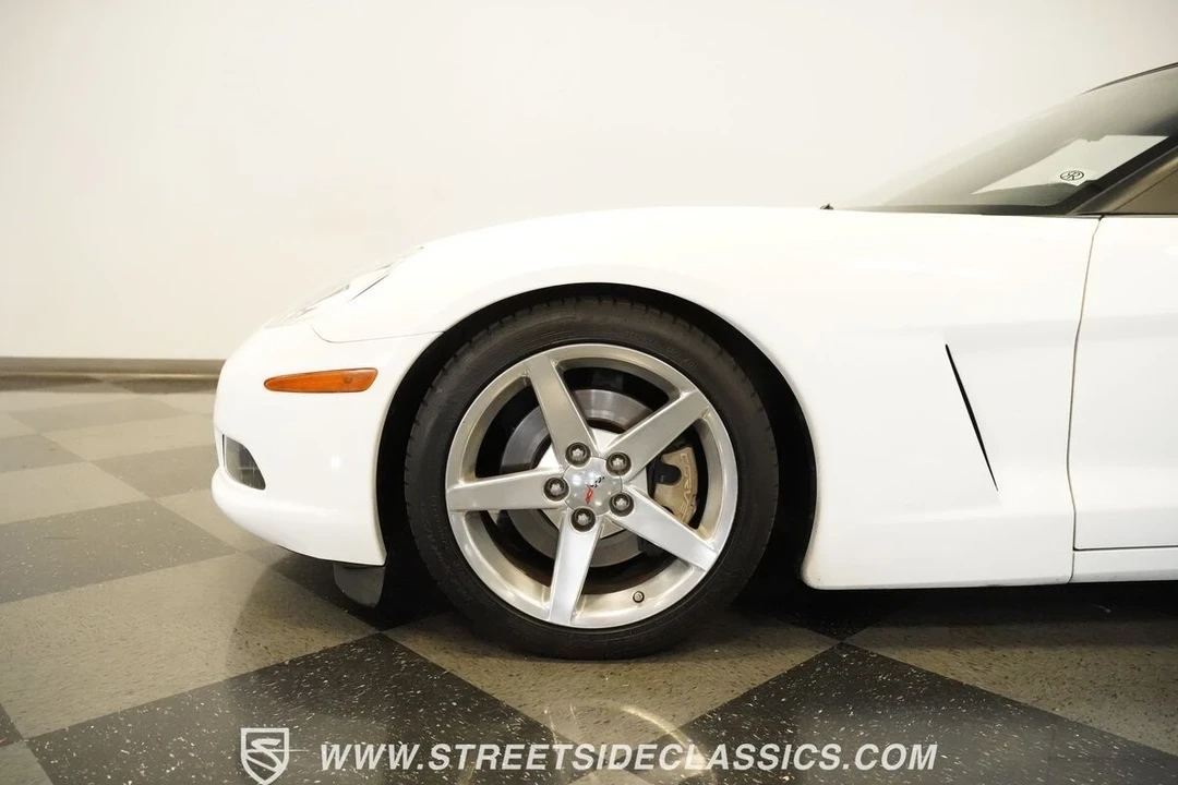 2005 Chevrolet Corvette C6 - Image 17 of 21