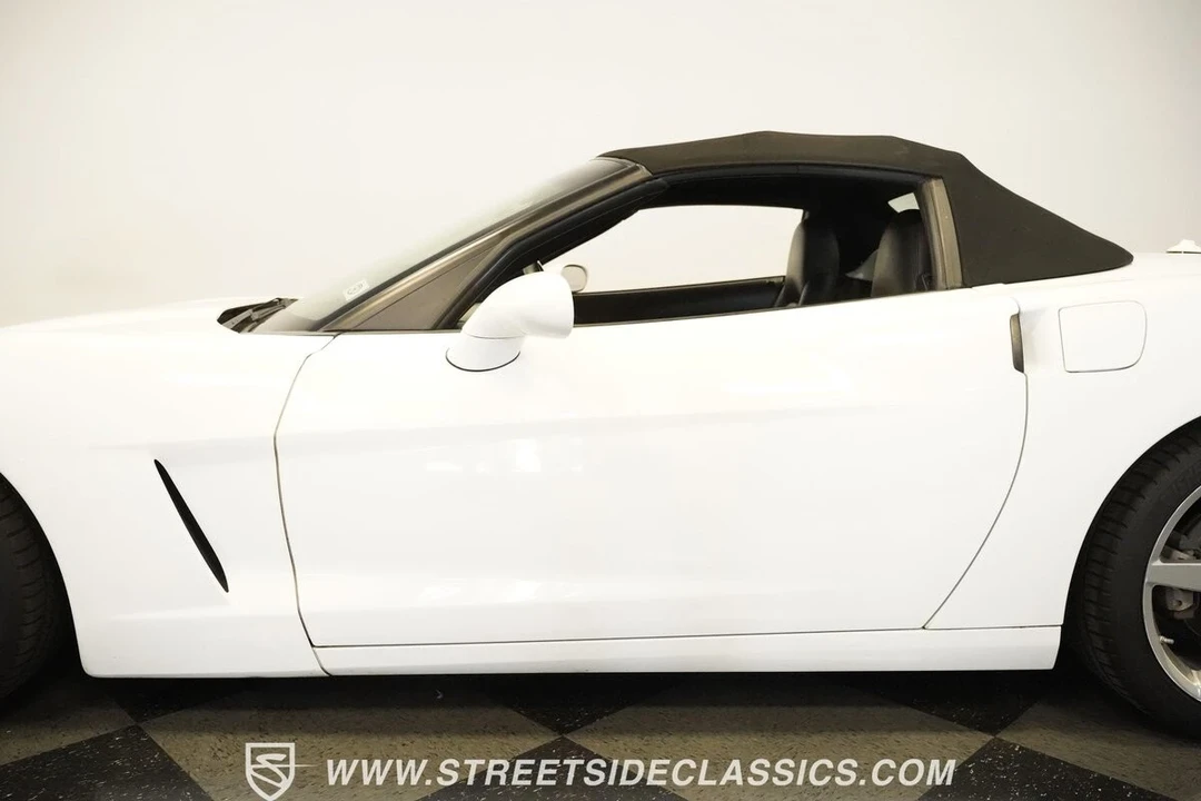 2005 Chevrolet Corvette C6 - Image 16 of 21