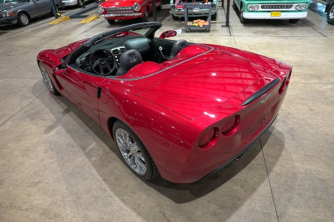 2005 Chevrolet - Image 16 of 31