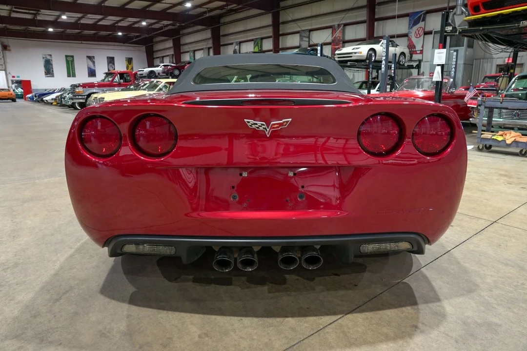 2005 Chevrolet - Image 23 of 31