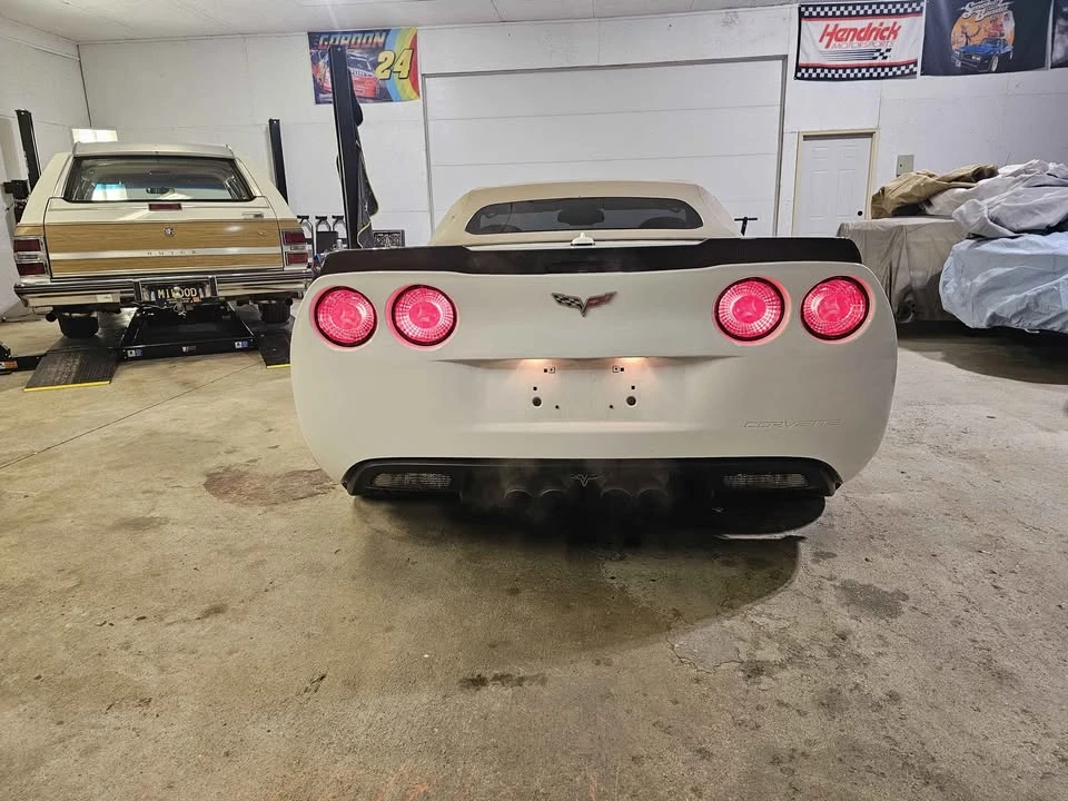 2005 Chevrolet Corvette C6 - Image 2 of 14