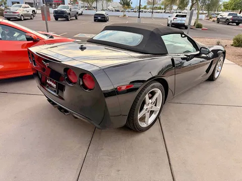2005 Chevrolet Corvette Convertible 2D