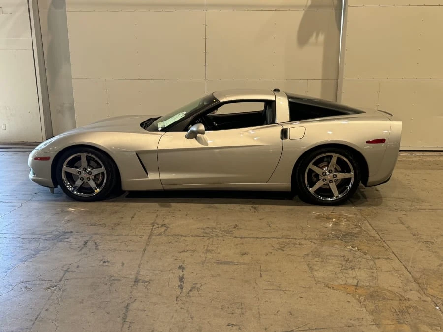 2005 Chevrolet Corvette C6 - Image 2 of 9