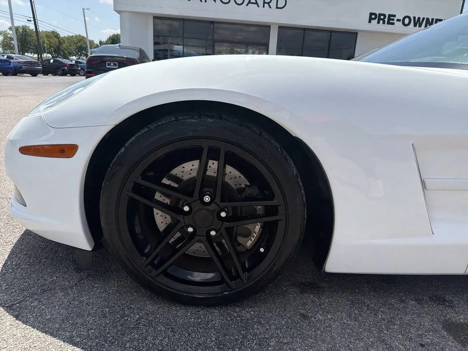 2005 Chevrolet Corvette C6 - Image 14 of 27