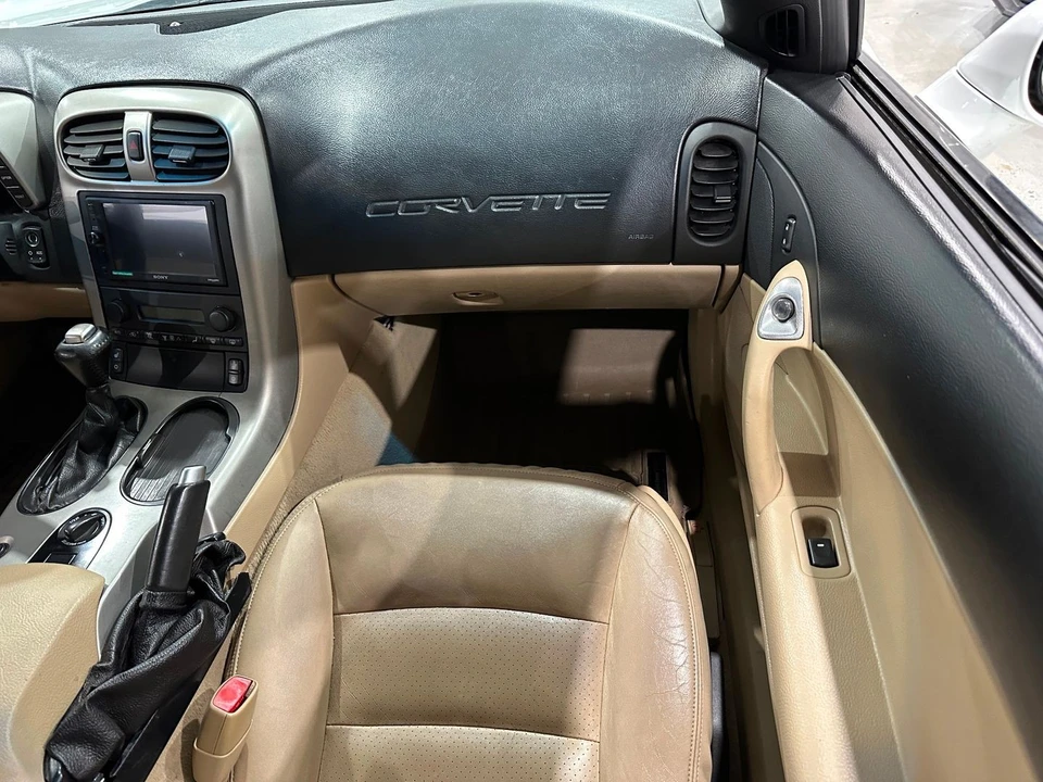 2005 Chevrolet Corvette C6 - Image 13 of 21