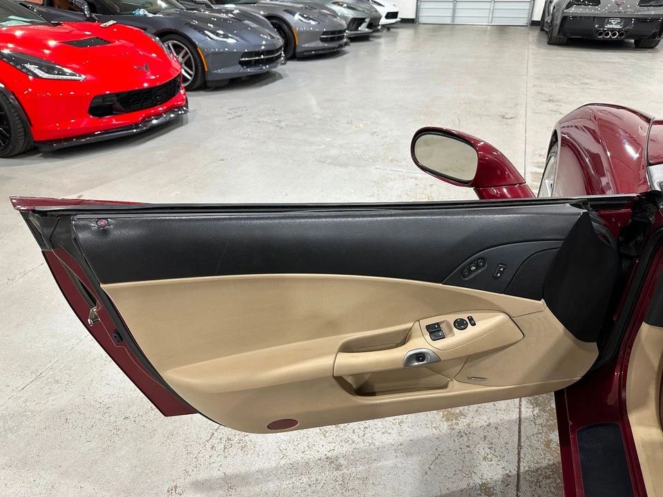 2005 Chevrolet Corvette C6 - Image 16 of 21