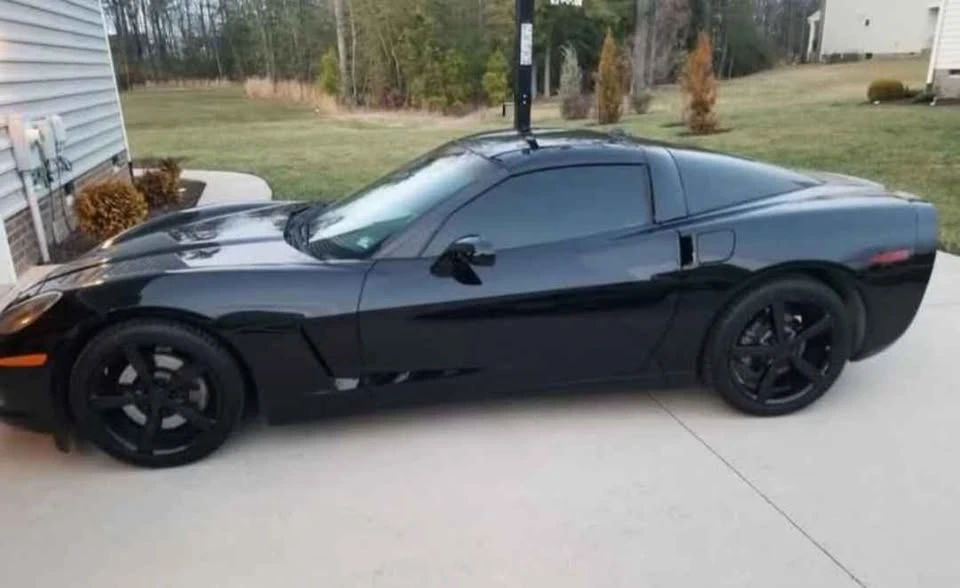 2005 Chevrolet Corvette C6 - Image 2 of 13