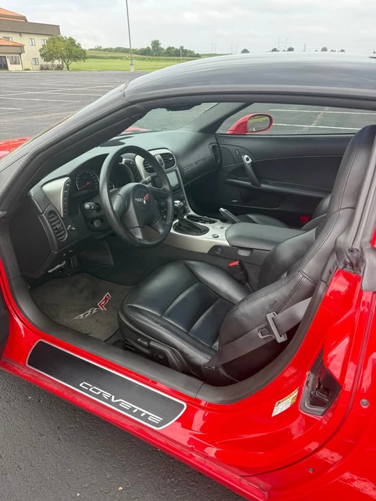 2005 Chevrolet Corvette C6 - Image 12 of 19